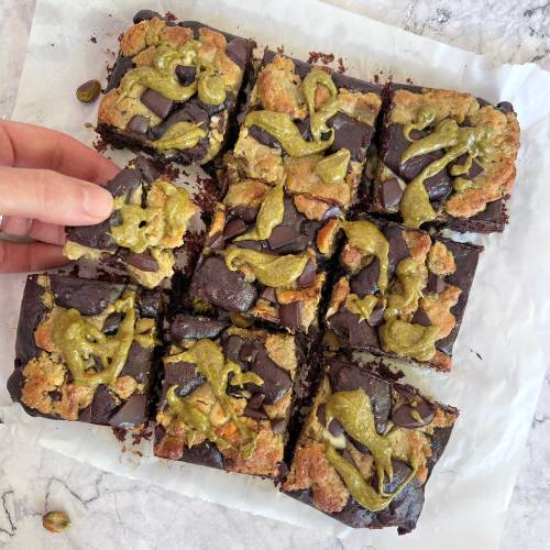 brownie con galletas de pistacho sin gluten y sin azúcar