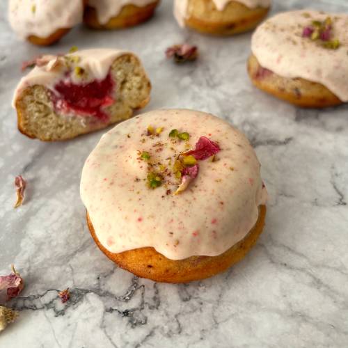 donuts de rosas y frambuesa sin gluten y sin azúcar